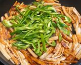ちくわとさつま揚げの青椒肉絲風炒め作り方7写真