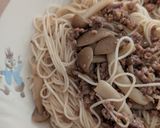 簡単★しめじと挽肉の焼き素麺作り方5写真