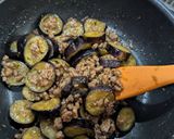 ご飯泥棒!トロトロなすと挽肉の生姜焼き作り方4写真
