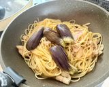 茄子と豚こま肉の和風ペペロンチーノパスタ♫作り方6写真