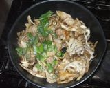 鶏肉舞茸豆板醤炒め♪簡単ピリ辛炒め作り方9写真