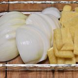 新玉ねぎと油揚げのくたくた煮作り方1写真