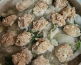 鍋にもスープにも♪やわらか塩麹肉だんご♪作り方3写真