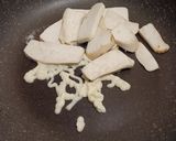 エリンギ鯨肉のマヨネーズ炒め作り方1写真