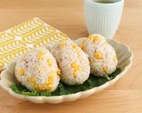 コーンたっぷりおかかバターおにぎり作り方2写真