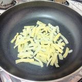 子供や孫のおやつに♪パリパリチーズ☆ハム作り方1写真