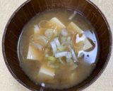 出汁の香り◎なめこ豆腐ネギで本格味噌汁作り方5写真