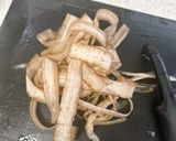 鶏とキノコのソテー♪ひらひらごぼうのせ作り方1写真