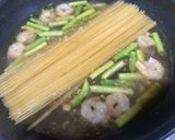 海老とアスパラの柚子胡椒ワンパンパスタ作り方3写真