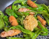 おつまみ♪ピーマンとウインナーの味噌炒め作り方3写真