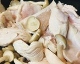 キムチ鍋の素活用●鶏肉&茸のキャベツ炒め作り方1写真