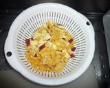 サツマイモとコーンの炊き込み御飯作り方1写真