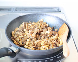 風味良い【豚とナッツの中華風炊き込みご飯作り方5写真