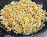 焼き鮭とキャベツの炒飯作り方4写真