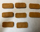 簡単　ロータスクッキーのデコチョコ♡作り方2写真