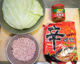 ひき肉とキャベツの辛ラーメン作り方1写真