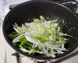 油不使用！豚バラ切り落としと白ネギの炒め和え作り方7写真