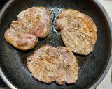 簡単ごちそう！豚ロースのトマト煮込み作り方3写真