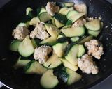 美味★鶏ミンチ団子とズッキーニの味噌炒め作り方6写真