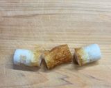 お弁当に🌼ちくわとコーンのお花作り方1写真
