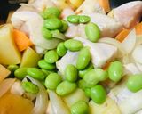 市販ルーで●枝豆のチキンシチュー作り方2写真