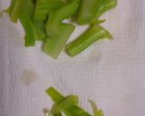 ブロッコリーの房の茎の皮むきと生ひじき煮作り方1写真