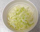 千切りキャベツと甘酢生姜の和え物作り方1写真