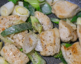 やみつき♡鶏むね肉と長ねぎの塩レモン炒め作り方4写真