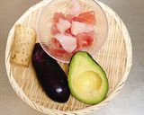 アボカドと山芋と茄子と鮪の山葵ソース作り方1写真