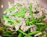 葱の香りがうま〜い！アスパラと豚肉のねぎ塩炒め♡作り方4写真