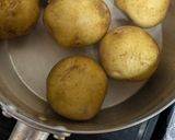 おばあちゃん家のじゃがいも甘味噌バター☆作り方1写真