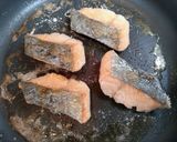 簡単秋の夕飯主菜鮭と蓮根と茸味噌バター炒め魚料理作り方8写真