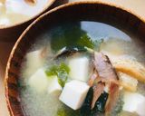 削り節味噌汁●ミニ豆腐＆刻み揚げわかめ作り方2写真