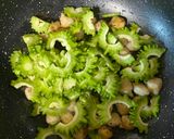 シャキシャキゴーヤとぼんじりの甘辛炒め作り方5写真