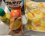 Xmas♪オレンジとマンゴーのラッシー作り方1写真
