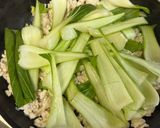 鶏ミンチとチンゲンサイの中華炒め作り方3写真