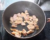 乾麺と鶏皮で焼きうどん作り方2写真
