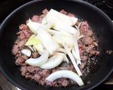 超簡単！玉ねぎとひき肉の簡単オムレツ！作り方2写真
