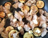 豚肉とズッキーニの味噌バター炒め作り方10写真