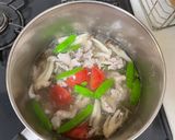 超簡単！トマトと豚肉のオイスタースープ作り方2写真