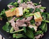 小松菜と厚揚げと豚こまの香味醤油炒め作り方5写真