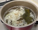 しめじと玉ねぎの味噌汁作り方4写真