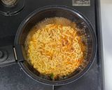 餃子おくらキムチチーズの辛ラーメン作り方2写真