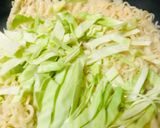 アレンジ★日清焼そば●チーズ＆キャベツ作り方2写真