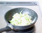 【そら豆と新玉ねぎのマヨチーズ焼き】作り方5写真