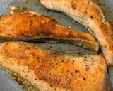 鮭のムニエル♡ニンニクバター醤油タレ♪︎作り方2写真