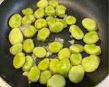 そら豆とズッキーニのガーリック焼き作り方4写真