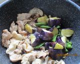 揚げ茄子と豚肉の醬油甘酢絡め作り方8写真