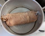 簡単！鶏もも肉の野菜ロール巻き蒸し作り方3写真