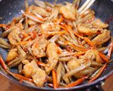 カリカリ鶏皮がうまい🤭節約きんぴらごぼう作り方4写真